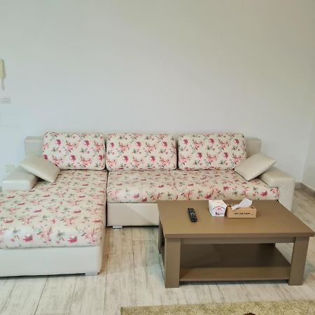 Cozy Apartment Arad Buitenkant foto