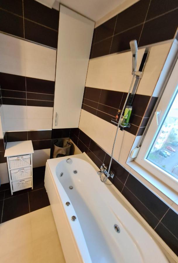 Cozy Apartment Arad Buitenkant foto